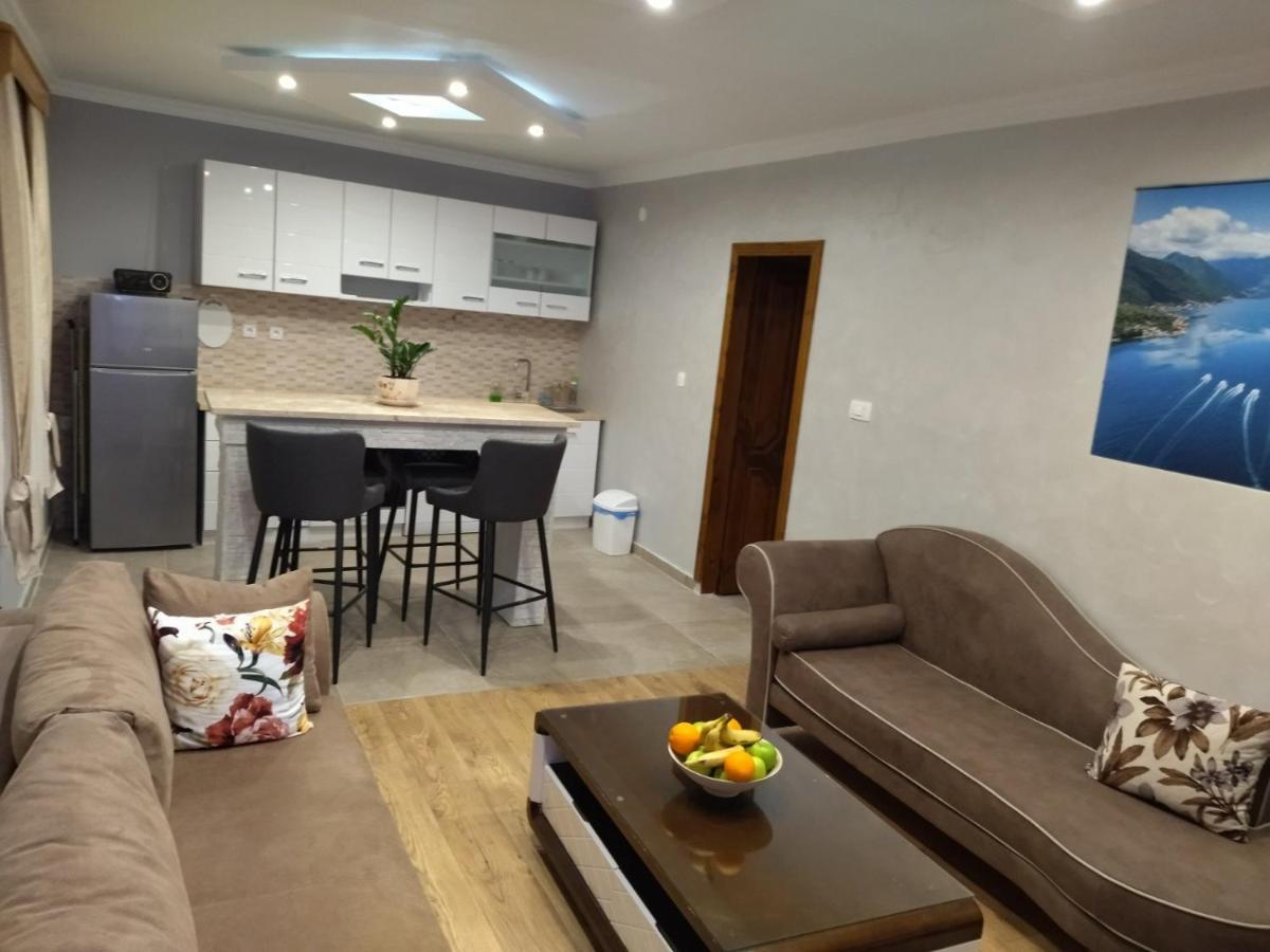 Apartment Ksenija Kotor Eksteriør billede
