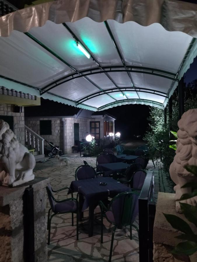 Apartment Ksenija Kotor Eksteriør billede